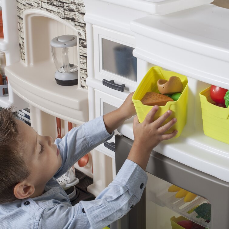 Step2 elegant edge store play kitchen playset